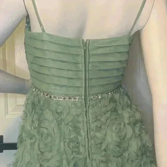 Say Yes To The Prom Juniors 3D Rosettes Skirt Shirred -Top Gown Prom Dress. - Picture 3 of 16